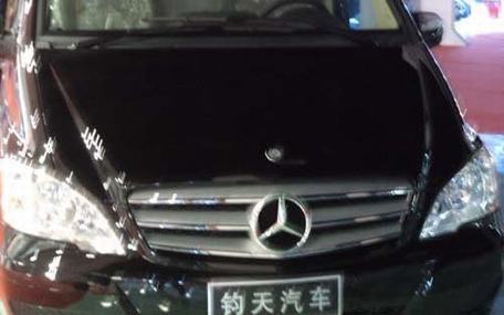 鈞天奔馳商務(wù)車參加2013中國(guó)邯鄲國(guó)際汽車展